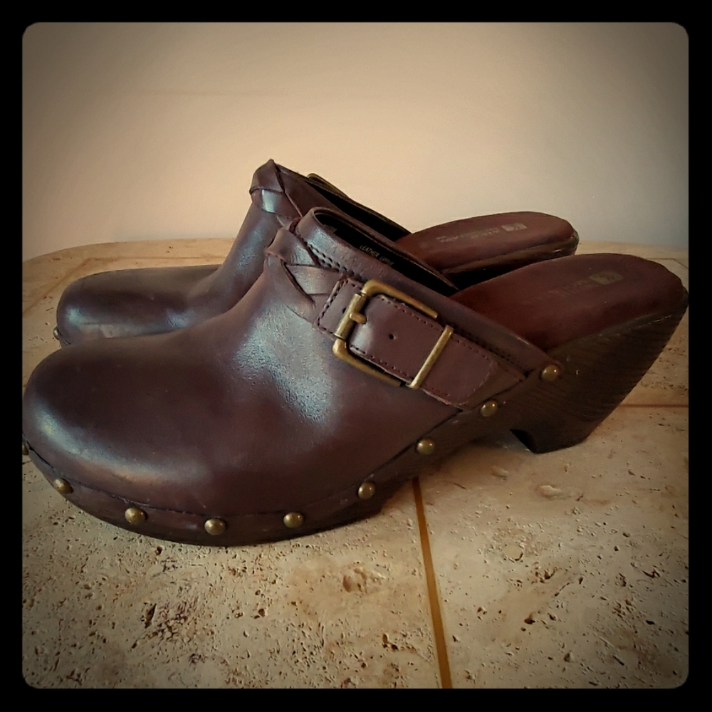 Brown Leather and Faux Wood Clogs